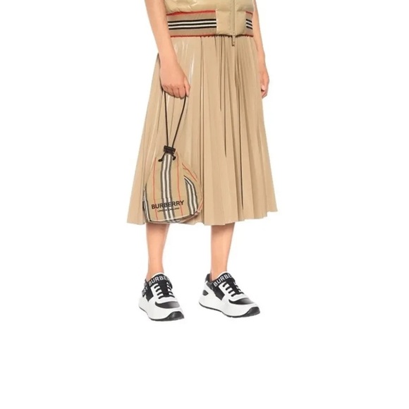 Burberry Classic Stripe Drawstring Storage Pouch Bag - Picture 7 of 7